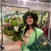 Sono laureata in giurisprudenza e impartisco lezioni private di letteratura italiana e materie umanistiche in modo completo e coinvolgente. Sono disponibile soprattutto online di mattina e nel weekend. Sia che tu sia uno studente impegnato o che preferisc