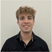 Persona con capacidades comunicativas y pedagógicas.

