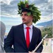 Diplomato in flauto traverso col massimo dei voti al conservatorio propone lezioni di Flauto traverso, teoria musicale e solfeggio