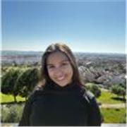 Una persona muy optimista, amigable, amable, confiable, comprometida 