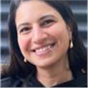 Ingeniera Comercial de profesión. Experiencia en ayudantías y voluntariados en colegios