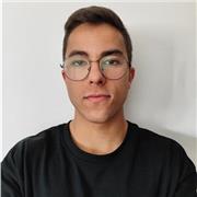 Técnico superior de animación y enseñanza deportiva además de conocimiento en entrenamiento personal e informática.