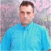 La fluidez en un nuevo idioma no florece en la aridez de la obligación, sino en el terreno fértil de la alegría....