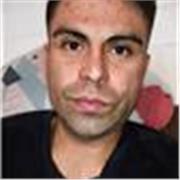 Profesor de apoyo a niños con problemas de aprendizaje