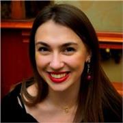 Profesora titulada en Inglés y Español con más de 5 años de experiencia, imparte clases de forma presencial y online