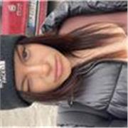 Ho vissuto in Germania per 10 anni e li ho imparato perfettamente l’inglese e sono sempre stata portata per la matematica. Sono se