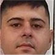 Sono un ragazzo che insegna metodi innovativi attraverso l' intelligenza artificiale 