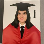Estudiante de Derecho en tercer año. Amable, motivadora y muy implicada