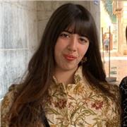 Graduada en Bellas Artes, clases de pintura y dibujo (acuarela, óleo, pastel, etc), creativa y paciente, con pasión por transmitir arte