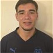 Profesor de fútbol de querubines y prebenjamines en equipo de fútbol 