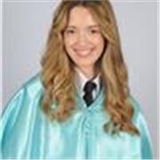 Profesora de biología apta para dar clase en niveles de primaria en adelante. 