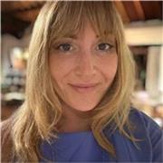 Offro lezioni private di inglese per studenti e adulti. Sono una traduttrice con oltre 20 anni di esperienza.