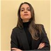 Ragazza con ottima conoscenza della lingua inglese impartisce lezioni private per studenti