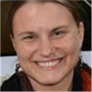 I am a teacher who loves people and is eager to communicate with them. I want to help my students love learning.