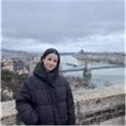 Profesora de matemáticas con varios años de experiencia impartiendo clases tanto online como presenciales.