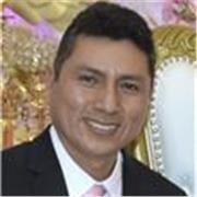 Tutor de español enseña a mayores de 14 años.