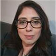 Professora de língua portuguesa e literatura com especialização em EAD e docência no Ensino Superior