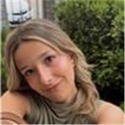 Diplomata al classico con 100, studentessa Bocconi con livello di inglese C1: offro lezioni di inglese online per ogni livello.