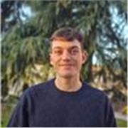 Me llamo Víctor, soy físico y bilingüe en inglés y llevo más de 8 años dando clases particulares con excelentes resultados