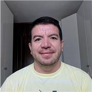 Profesor titulado en ingles con amplia experiencia en dominio del idioma , imparte clases de forma online y presencial