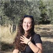 Educatrice di prima infanzia, disponibile nell’insegnare matematica