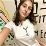 Llevo toda mi vida hablando inglés e imparto clases de inglés a niños de todas las edades