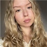 An ambitious bilingual aiming to help students with their academic journey.