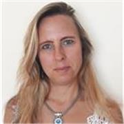 French teacher with 21 years of teaching experience in British and International Schools is looking for motivated students.