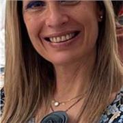 Profesora de Educación General Básica. Especialidad en ciencias tanto en español como en inglés. Español para extranjeros