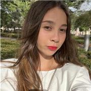 Je suis en deuxième année de droit. Je suis capable de donner des cours particuliers à des élèves du niveau collège/lycée et à des étudiants en première uniquement pour des matières littéraires (droit, histoire, ses…). Je peux aussi apporter mon aide aux