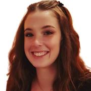 Laureata in Ingegneria Ambientale (master of science Environmental Engineering in lingua inglese), impartisce lezioni di matematica, fisica, geometria, topografia e scienza delle costruzioni per ragazzi delle medie e superiori