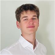 Student der Wirtschaftswissenschaften mit langer Erfahrung in Mathe-Nachhilfe