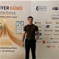 Öğrenmeyi çok, öğretmeyi daha çok seven birisiyim. Derslerim, öğrenmek isteyen herkes içindir.