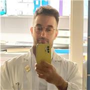 Offro ripetizioni a ragazzi di medie e superiori. Ho esperienza come aiuto compiti, recupero debiti in materie scientifiche e non