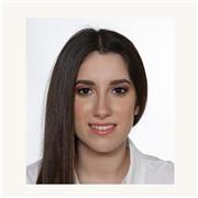 Maestra de Educación Infantil y Primaria imparte clases de apoyo educativo en Primaria