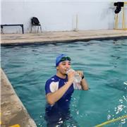 Licenciado en educación física, especializado en natación, voleibol y fútbol, experencia de un año en academia de natación ELEF