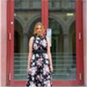 offro ripetizioni di inglese o italiano a tutti, sia online che in presenza.