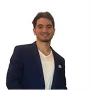 Estudiante universitario con nivel avanzado de inglés ofreciendo clases personalizadas para todas las edades y niveles