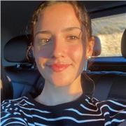 Imparte clases a niños de todas las edades