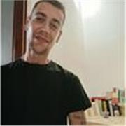 Scrittore specializzato negli studi classici offre lezioni di Letteratura e di Scrittura
