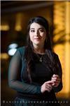 Studentessa universitaria di scienze statistiche impartisce lezioni di matematica a studentesse e studenti di medie e superiori
