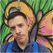 Pedagogo en artes escénicas con más de 10 años enseñando a niños y adultos a bailar, actuar e incluso a hablar.