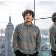 Fotógrafo y cineasta mexicano con experiencia profesional y participación en diversos festivales internacionales