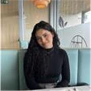 Estudiante del último curso de Educación Primaria capacitada para reforzar el conocimiento de todas las áreas.