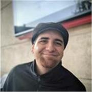 Profesor de Artes Plásticas, y nuevas tecnologías, como cine, fotografía y diseño gráfico. Para todos los niveles y edades.