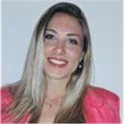 Personal trainer e instructora de fitness en general con certificaciones y cursos de actualización hechos en Argentina.