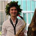 Laureato al conservatorio di como offro lezioni di saxofono