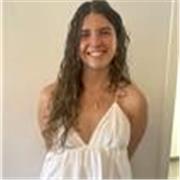 Estudiante con experiencia dando clases de repaso de inglés y matemáticas a niños de entre 8 y 10 años.