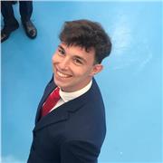 Jóven estudiante con gran nivel de inglés (c1) dispuesto a dar clase en todos los niveles inferiores/ iguales. También puedo impartir clases de lengua.