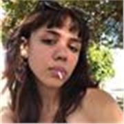 Aulas de espanhol, inglês, canto, e matérias curriculares